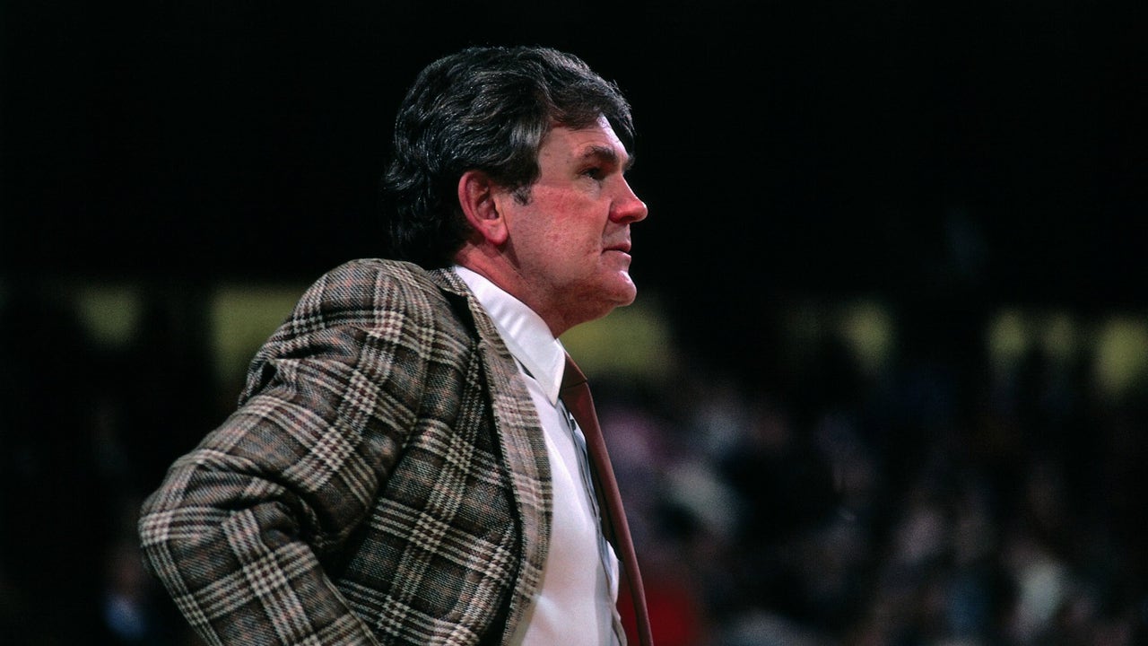 Former Cavs coach Bill Fitch says LeBron James' Finals performance is best ever